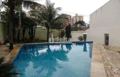 Casa residencial disponível para venda no bairro saraiva em uberlândia-mg.