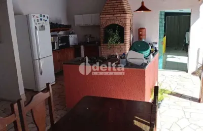 Casa disponível para venda no bairro osvaldo resende em uberlândia-mg