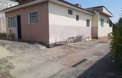 Casa residencial  disponível para venda no bairro santa mônica em uberlândia-mg