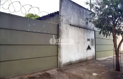 Casa com 3 quartos à venda no Tubalina, Uberlândia 