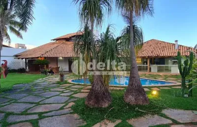 Casa residencial disponível para venda no bairro jardim karaíba em uberlândia-mg