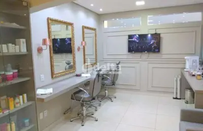 Casa comercial disponível para venda no bairro centro em uberlândia-mg