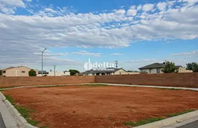 Área de 600m² à venda no bairro jardim finotti em uberlândia-mg.