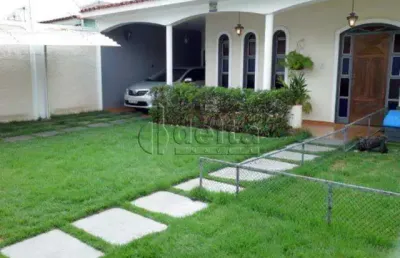 Casa residencial disponível para venda no bairro umuarama em uberlândia-mg