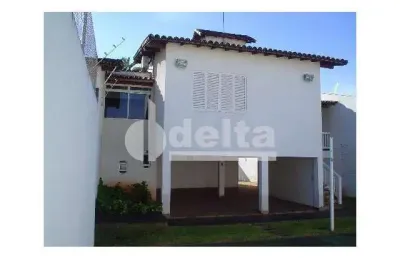 Casa com 4 quartos à venda no Centro, Uberlândia 