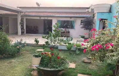 Casa disponível para venda no bairro santa monica em uberlândia-mg