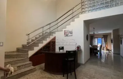 Casa sobrado disponível para venda no bairro jardim patrícia em uberlândia-mg