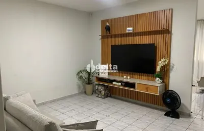 Casa disponível para venda no bairro santa mônica em uberlândia mg