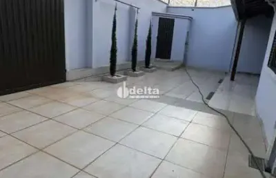 Casa disponível para venda no bairro morada da colina em uberlândia mg