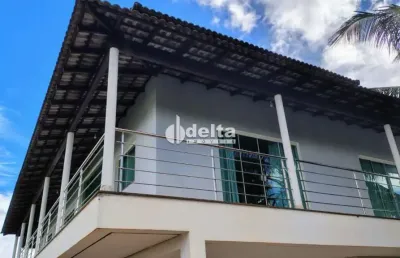 Casa residencial disponível para locação e venda no bairro jardim karaíba em uberlândia-mg