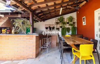 Casa disponível para venda no bairro vigilato pereira em uberlândia mg