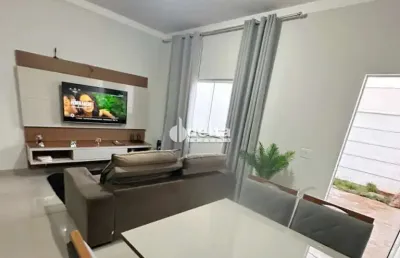 Casa geminada disponível para locação e venda no bairro jardim holanda em uberlândia mg