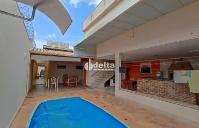 Casa disponível para venda no bairro brasil em uberlândia mg