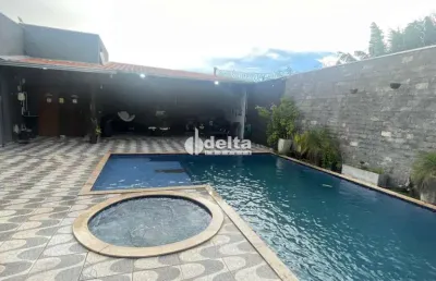 Casa com 2 quartos à venda no Chácaras Tubalina e Quartel, Uberlândia 