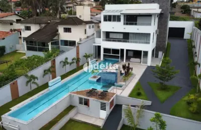 Casa residencial disponível para venda no bairro cidade jardim em uberlândia-mg.