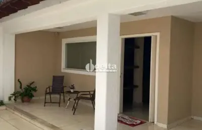 Casa disponível para venda no bairro cidade jardim em uberlândia mg