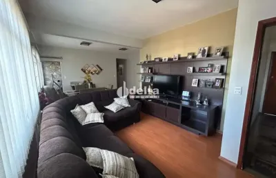 Apartamento disponível para venda no bairro osvaldo rezende em uberlândia-mg