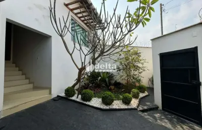 Casa disponível para venda no bairro cidade jardim em uberlândia mg