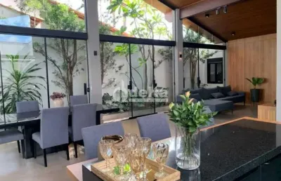 Casa residencial disponível para locação e venda no bairro jardim karaíba em uberlândia mg