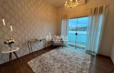 Casa residencial e comercial disponível para locação e venda no bairro cidade jardim em uberlândia-mg.