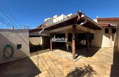 Casa disponível para venda no bairro santa mônica em uberlândia mg