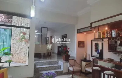 Casa disponível para venda no bairro cidade jardim em uberlândia mg