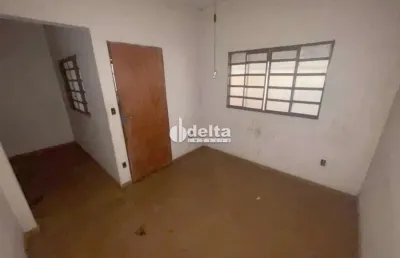Casa residencial disponível para venda no bairro saraiva em uberlândia-mg.