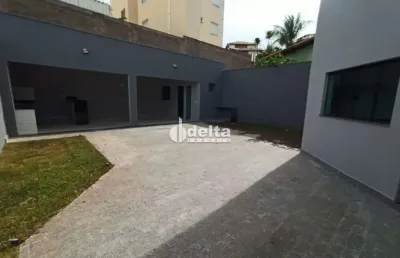 Casa com 3 quartos à venda no Nova Uberlândia, Uberlândia 