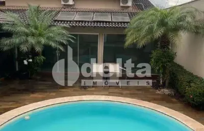 Casa residencial e comercial disponível para venda no bairro morada da colina em uberlândia-mg.
