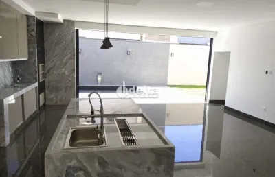 Casa no condomínio park sul disponível para venda em uberlândia-mg