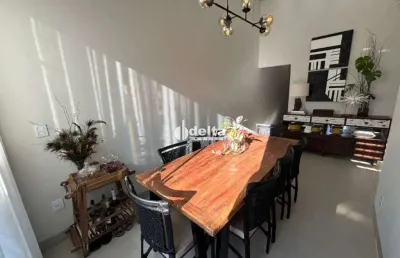 Casa disponível para venda e locação no bairro novo mundo em uberlândia mg
