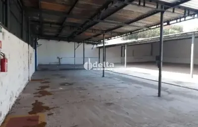 Galpão disponível para locação e venda no bairro brasil em uberlândia-mg.