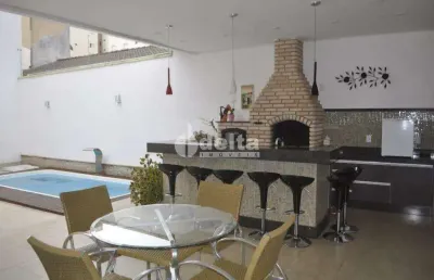 Casa disponível para venda no bairro vigilato pereira em uberlândia mg
