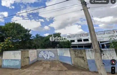 Área disponível para venda no bairro osvaldo rezende em uberlândia-mg