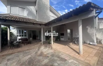 Casa disponível para venda no bairro jardim karaíba em uberlândia mg