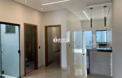 Casa com 2 quartos à venda no Jardim Holanda, Uberlândia 