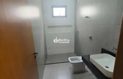 Casa residencial disponível para venda no bairro jardim holanda em uberlândia-mg.