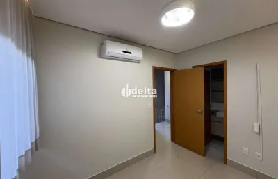 Casa em condomínio disponível para venda no bairro granja marileusa em uberlândia-mg.