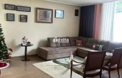 Casa residencial disponível para venda no bairro jardim holanda em uberlândia-mg.