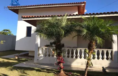 Linda casa térrea  em condomínio em excelente localização
