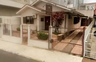 Casa com 4 quartos para alugar no Americano, Lajeado 