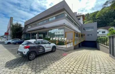 Excelente sala comercial com aproximadamente 533m² no bairro ponta aguda