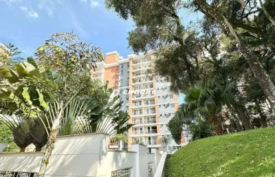 Excelente apartamento com ampla área de lazer que inclui piscina e muito contato com a natureza.
