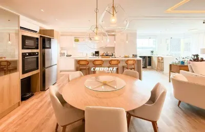 Apartamento mobiliado com vista para o mar no centro de itapema