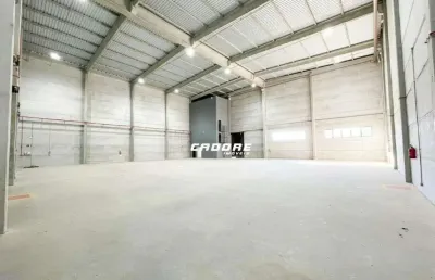 Galpão com aproximadamente 762,36m² para locação em navegantes i cadore imóveis