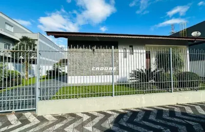 Casa com 4 dormitórios e localização privilegiada - escola agricola