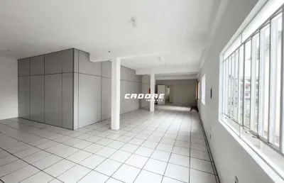 Excelente sala comercial para locação no bairro água verde i cadore imóveis