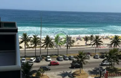Cobertura espetacular na praia da barra- vista praia com 120 m2 - entrar e morar - reformada e planejada arquiteto com 2 suítes