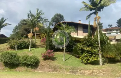 Residência de luxo em condomínio exclusivo em teresópolis-rj: 6 quartos, 5 suítes, salas amplas, 9 banheiros, 5 vagas, 1.100m².
