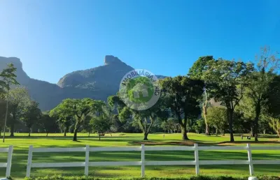 Lindo terreno em frente ao campo de golf e pedra da gávea